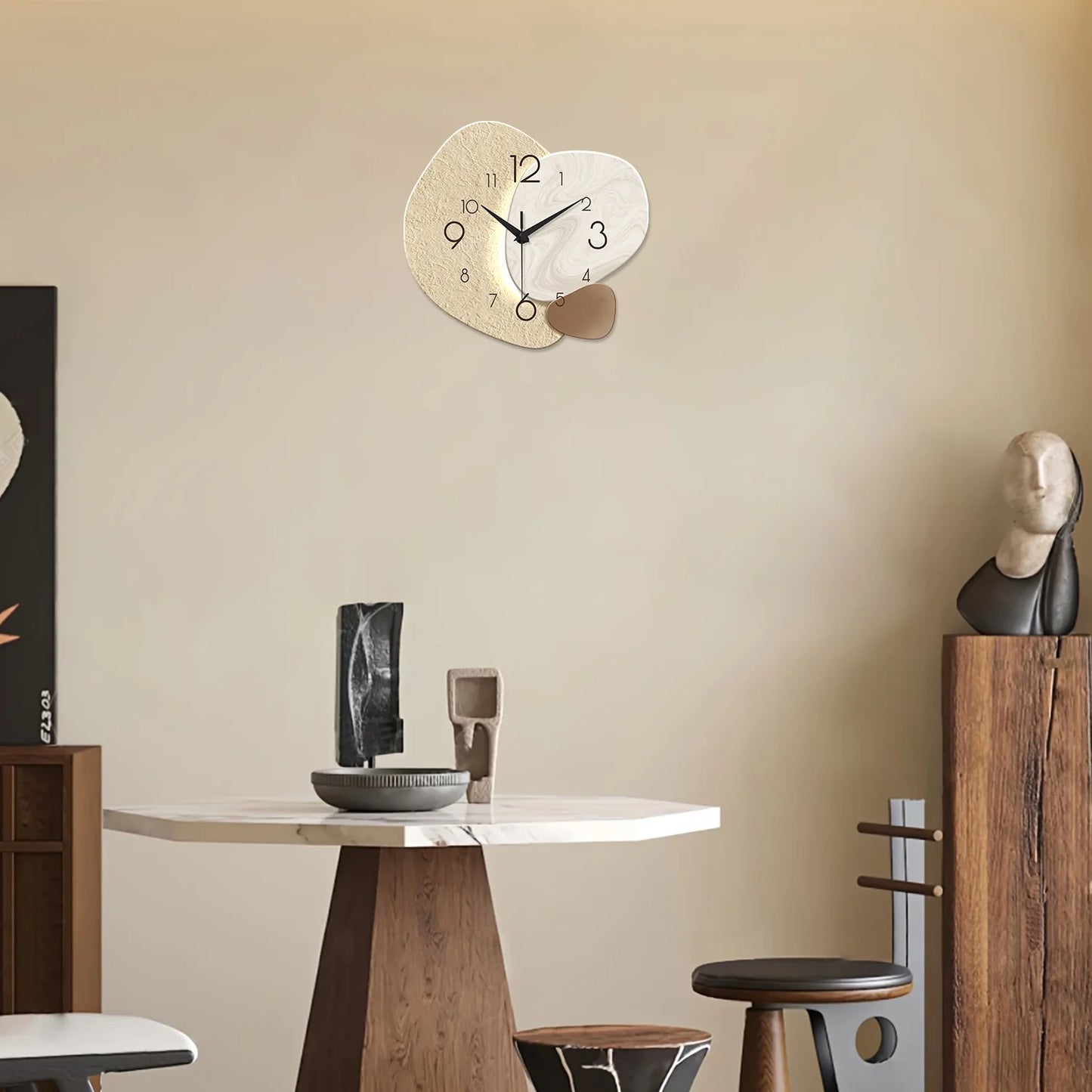 Simple Wall Clock, Perfect for livingroom or diningroom.  Adds some beauty to the wall
